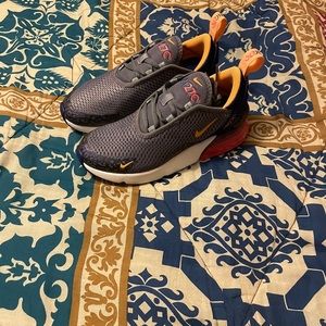 Nike Air Max 270 Little Girls size 1Y